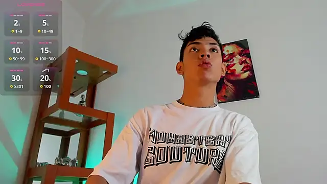 LoganTwink18 online show from 12/04/25, 12:59