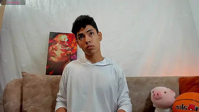 LoganTwink18 online show from 03/27/26, 12:28