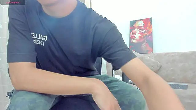 LoganTwink18 online show from 03/24/26, 01:33