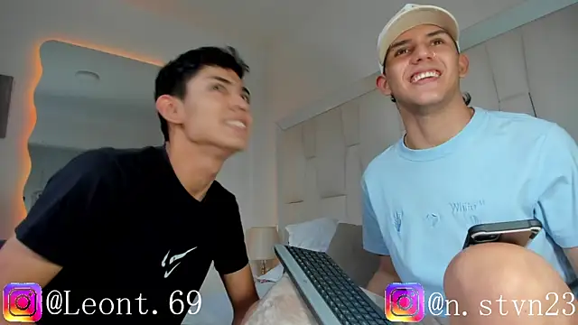 LoganTwink18 online show from 04/04/26, 10:27