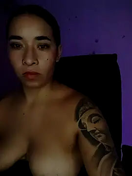 Snapshot of Valenn_fernandez chatting on 06/25/26, 05:12 Valenn fernandez online show from 06/25/26, 05:12