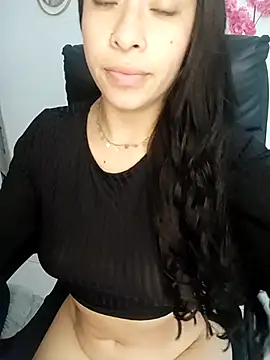 Snapshot of Valenn_fernandez chatting on 07/15/26, 08:49 Valenn fernandez online show from 07/15/26, 08:49