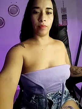 Snapshot of Valenn_fernandez chatting on 07/09/26, 10:20 Valenn fernandez online show from 07/09/26, 10:20