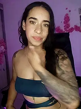 Snapshot of Valenn_fernandez chatting on 07/31/26, 11:57 Valenn fernandez online show from 07/31/26, 11:57