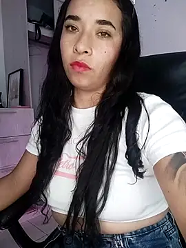 Snapshot of Valenn_fernandez chatting on 06/27/26, 08:48 Valenn fernandez online show from 06/27/26, 08:48