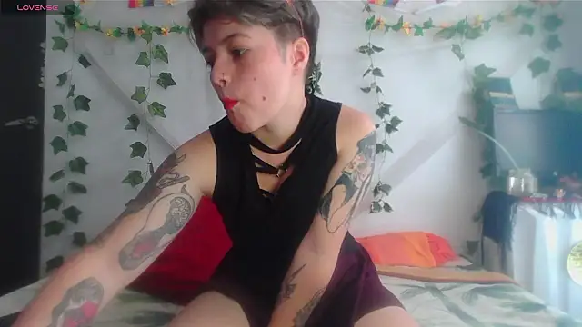 Snapshot of Mitsuha_gate chatting on 02/13/26, 03:45 Mitsuha gate online show from 02/13/26, 03:45