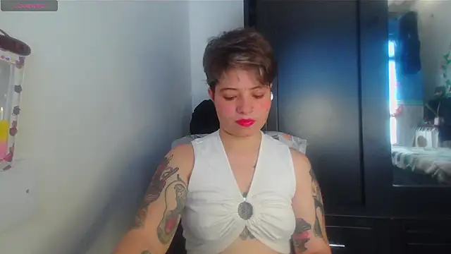 Snapshot of Mitsuha_gate chatting on 01/18/26, 01:58 Mitsuha gate online show from 01/18/26, 01:58