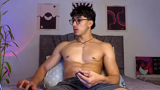 LatinReall online show from 11/19/25, 02:11