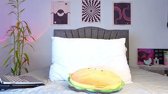 LatinReall online show from 12/05/25, 01:05