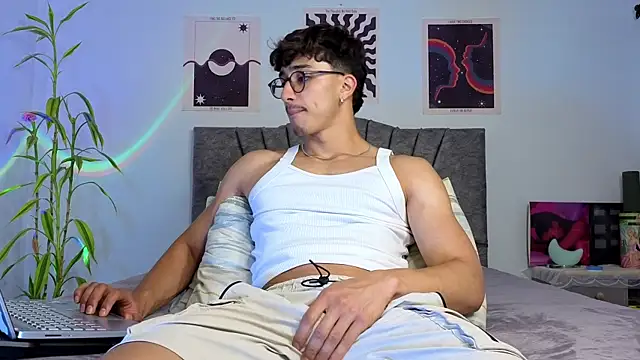 LatinReall online show from 11/10/25, 11:32