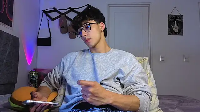 LatinReall online show from 01/09/26, 03:35