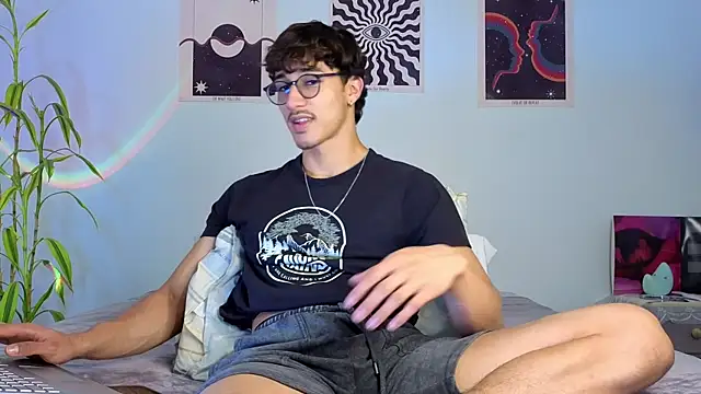 LatinReall online show from 10/23/25, 09:24