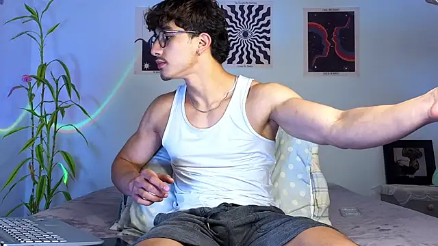 LatinReall online show from 10/22/25, 01:16