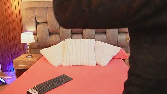 Snapshot of More_Hott chatting on 01/17/26, 06:55 More Hott online show from 01/17/26, 06:55