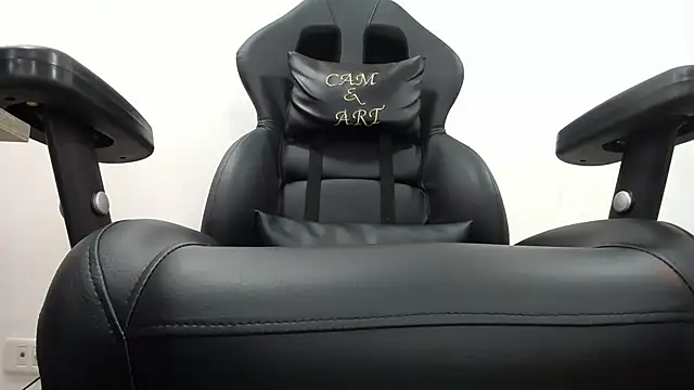 Snapshot of Taboo-AliyahRyan chatting on 10/20/25, 12:17 Taboo-AliyahRyan online show from 10/20/25, 12:17