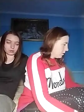 Snapshot of Viktoriia27 chatting on 12/03/25, 12:37 Viktoriia27 online show from 12/03/25, 12:37