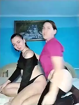 Snapshot of Viktoriia27 chatting on 12/04/25, 11:31 Viktoriia27 online show from 12/04/25, 11:31