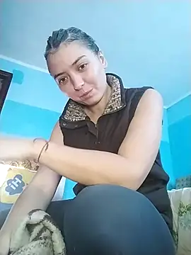 Snapshot of Viktoriia27 chatting on 11/25/25, 10:59 Viktoriia27 online show from 11/25/25, 10:59