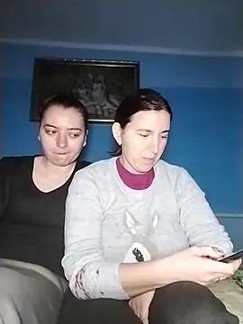 Snapshot of Viktoriia27 chatting on 12/20/25, 01:03 Viktoriia27 online show from 12/20/25, 01:03