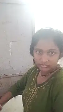 Guriya0076 online show from 05/13/26, 12:45