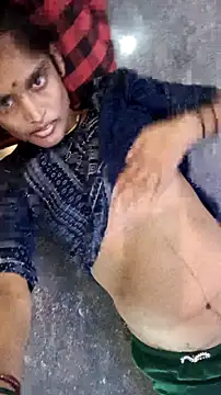 Snapshot of Guriya0076 chatting on 09/18/25, 11:02 Guriya0076 online show from 09/18/25, 11:02