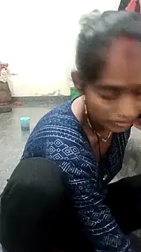 Snapshot of Guriya0076 chatting on 10/26/25, 12:27 Guriya0076 online show from 10/26/25, 12:27