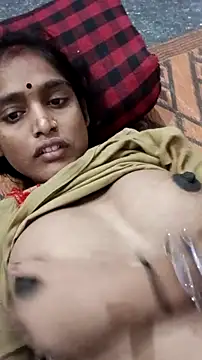 Snapshot of Guriya0076 chatting on 10/12/25, 09:49 Guriya0076 online show from 10/12/25, 09:49