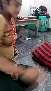 Snapshot of Guriya0076 chatting on 09/25/25, 10:43 Guriya0076 online show from 09/25/25, 10:43