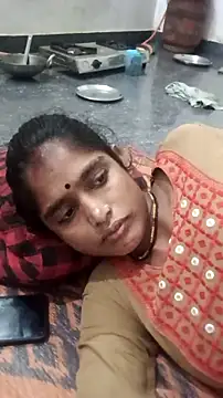 Snapshot of Guriya0076 chatting on 10/13/25, 04:19 Guriya0076 online show from 10/13/25, 04:19