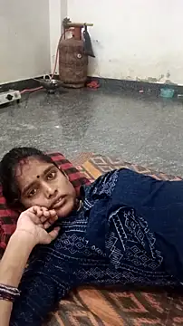 Snapshot of Guriya0076 chatting on 10/06/25, 04:19 Guriya0076 online show from 10/06/25, 04:19