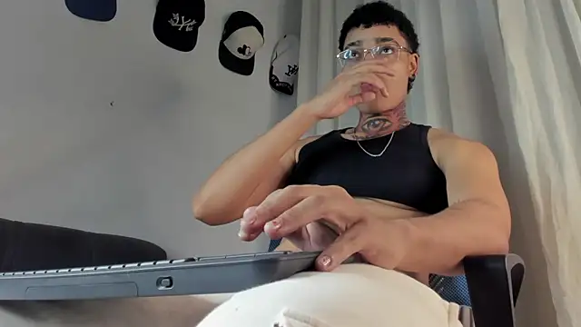 Snapshot of santi_xximo chatting on 09/24/25, 08:26 santi xximo online show from 09/24/25, 08:26