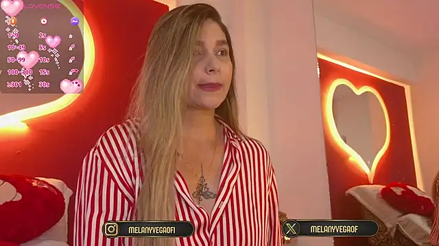 Snapshot of MelanyVegas chatting on 11/08/25, 08:18 MelanyVegas online show from 11/08/25, 08:18