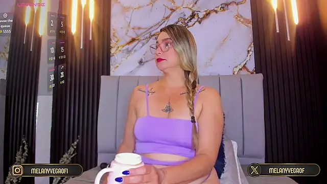 Snapshot of MelanyVegas chatting on 09/24/25, 01:28 MelanyVegas online show from 09/24/25, 01:28