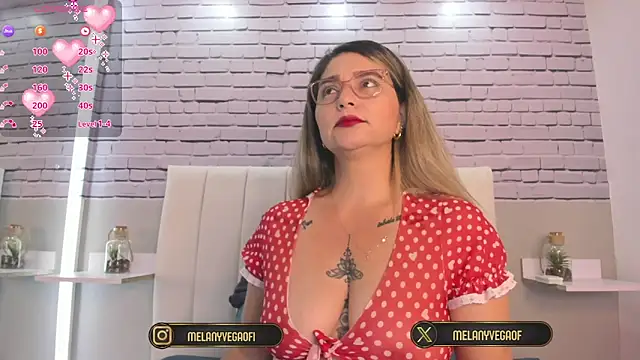 Snapshot of MelanyVegas chatting on 11/27/25, 08:26 MelanyVegas online show from 11/27/25, 08:26