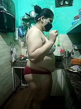 Snapshot of Kaja1919 chatting on 10/07/25, 05:14 Kaja1919 online show from 10/07/25, 05:14