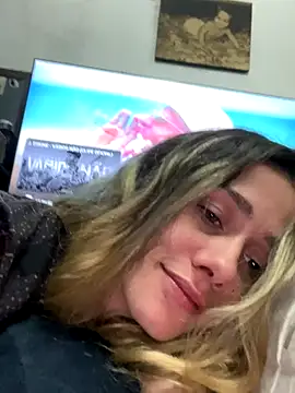 Snapshot of blond-96 chatting on 10/26/25, 10:59 blond-96 online show from 10/26/25, 10:59