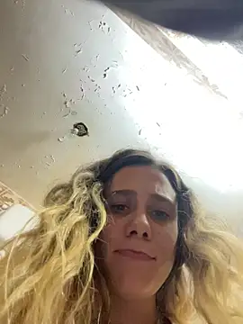 Snapshot of blond-96 chatting on 01/14/26, 01:53 blond-96 online show from 01/14/26, 01:53