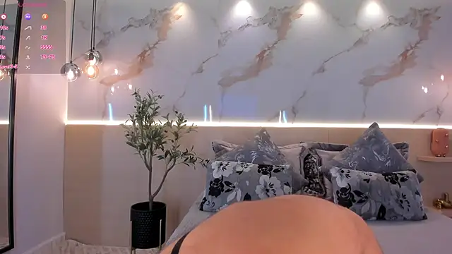 isabellasouza online show from 09/25/25, 12:00