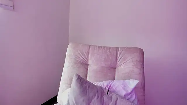 Arianna Jannes online show from 10/19/25, 05:26