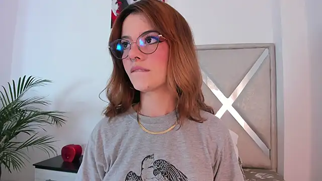 Snapshot of abby_jones2 chatting on 03/06/26, 05:02 abby jones2 online show from 03/06/26, 05:02