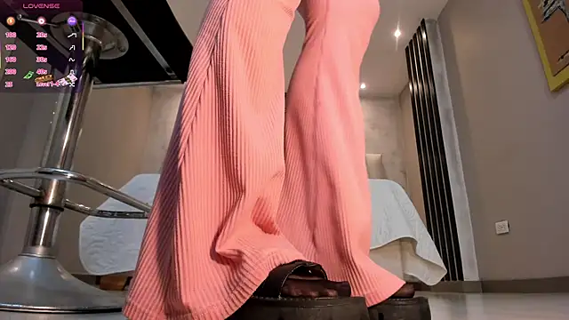 EsmeraldaGrace1 online show from 11/28/25, 04:01