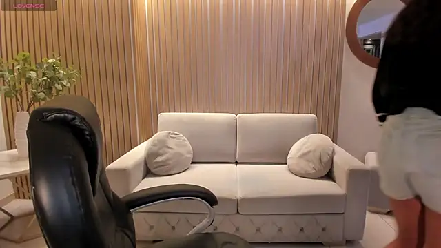 AmbarJames  online show from 11/15/25, 11:47