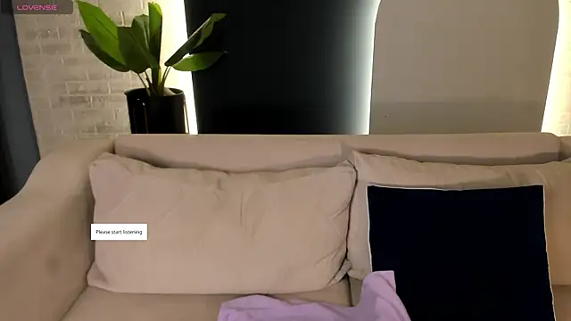 AmbarJames  online show from 04/26/26, 11:07