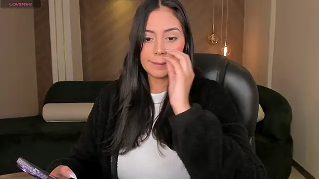 AmbarJames  online show from 11/14/25, 11:58