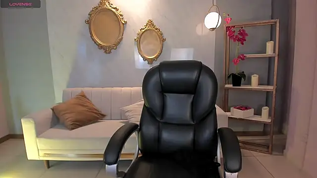Snapshot of AmbarJames_ chatting on 09/16/25, 12:06 AmbarJames online show from 09/16/25, 12:06