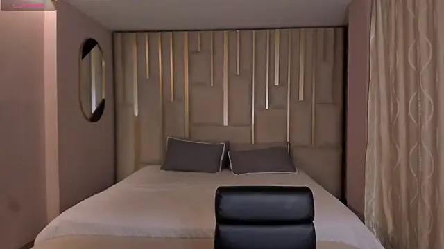 AmbarJames  online show from 04/18/26, 12:07