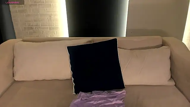 AmbarJames  online show from 03/28/26, 12:17