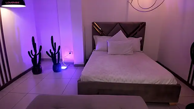 AmbarJames  online show from 01/08/26, 12:11