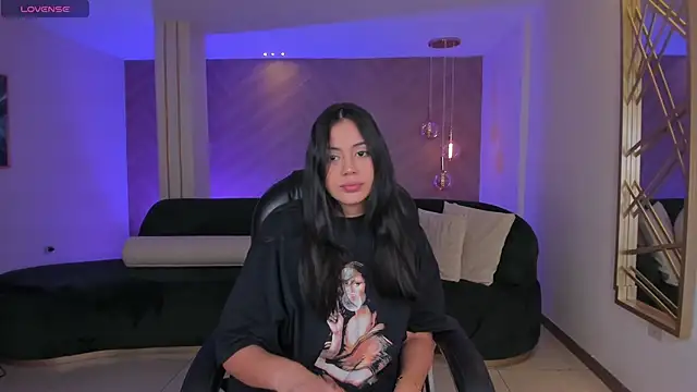 AmbarJames  online show from 12/05/25, 12:04