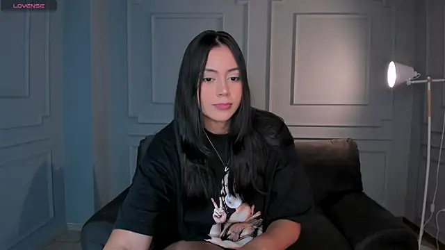 AmbarJames  online show from 11/08/25, 11:58